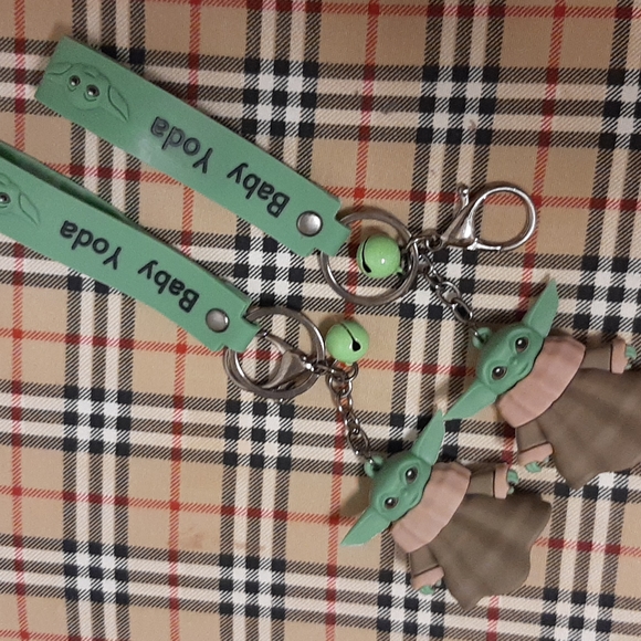 Set of 2 Keychain " Baby Yoda " with a carabiner for bags and with a bell - Picture 3 of 8